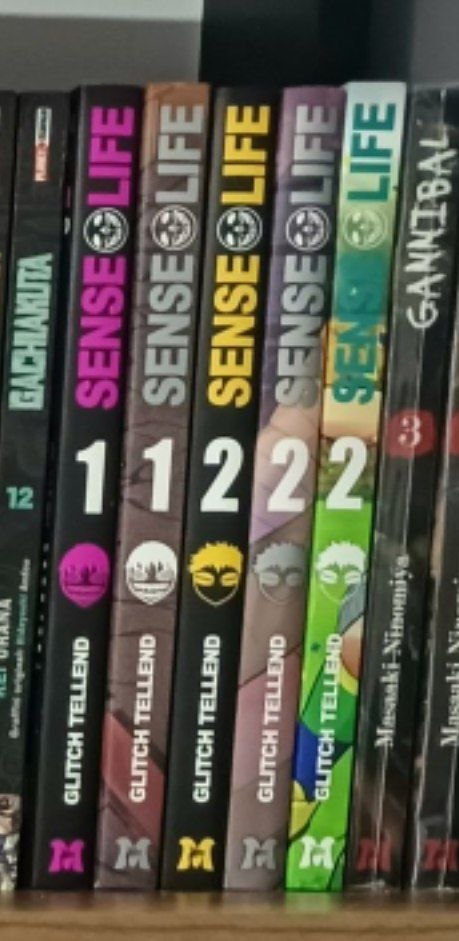 manga_eternal's tweet photo. Gente alguém pode me explicar PQ CARAIOS o volume 2 de Sense Life TEM 3 VARIANTES? https://t.co/30UKznSvw1