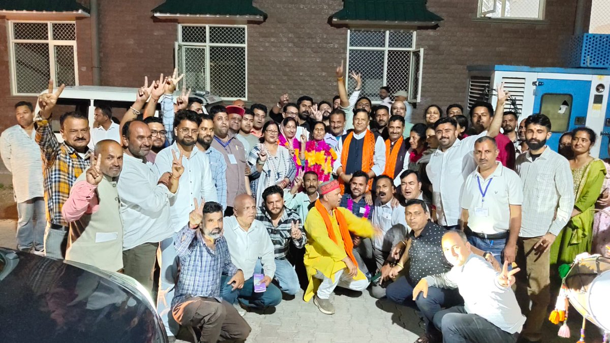 rajeevbindal's tweet photo. सिरमौर भाजपा फतह की ओर
नाहन विधानसभा क्षेत्र के जिला परिषद वार्ड न0 12 त्रिलोकपुर (काला आम) से श्रीमती प्रोमिला शर्मा जी व वार्ड न0 11 बनकला से श्रीमती अंकिता शर्मा जी को जिला परिषद चुनावों में विजयीश्री प्राप्त होने पर बहुत-बहुत बधाई एवं शुभकामनाएं। https://t.co/i0IOdotokh
