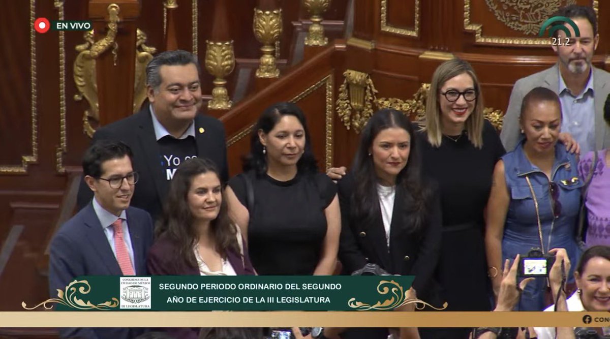CDHCMX's tweet photo. Esta tarde, la III Legislatura del @Congreso_CdMex aprobó el dictamen que designa a las personas integrantes del Consejo Honorario de esta Comisión de Derechos Humanos de la Ciudad de México #CDHCM. En la sesión estuvo presente la Ombudsperson capitalina, Dolores González Saravia https://t.co/xk9l1gxI52