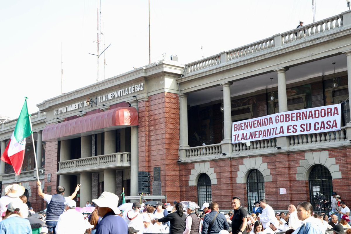 microfono_cdno's tweet photo. Más de 75 mil personas se reunieron en #Tlalnepantla, sede oficial en el EDOMEX para la transmisión del 2do Informe de la Presidenta @Claudiashein. 

Con contingentes de los 125 municipios, la "Tierra de enmedio" demostró su enorme fuerza política. https://t.co/FxJDMppGWt