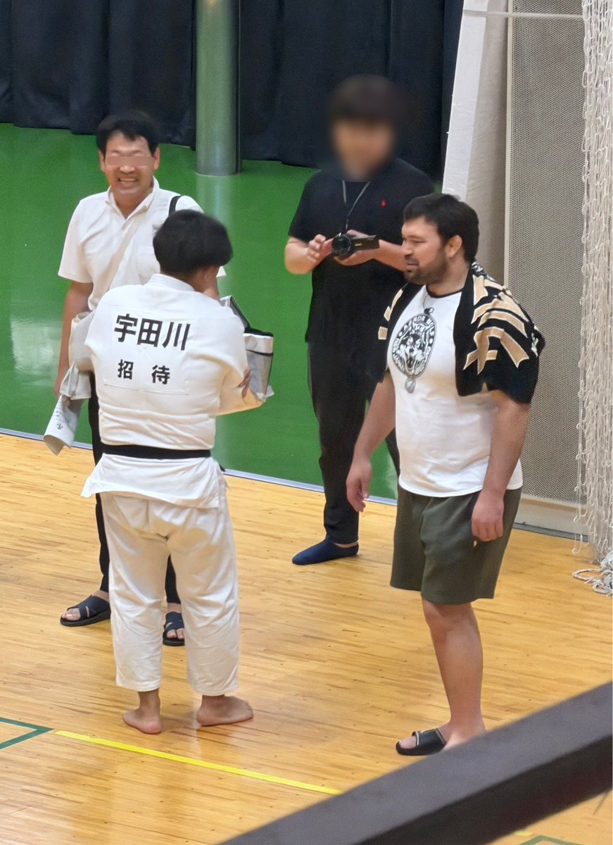 mi___0511's tweet photo. ウルフアロン杯
・震えさせるはずが震えさせられた目覚めのウルフ
・トークショーの1番最後、誰かさんに向けて送った言葉に胸熱（涙）
・すごく楽しそうに笑ってたトミオカさん
・横断幕なくてごめんなさい
・ウダガワさんのお見送りがちゃんとできず後悔と懺悔
・ウルフ×ウダガワやっぱり最高コンビ https://t.co/Z5d8hnP9DW