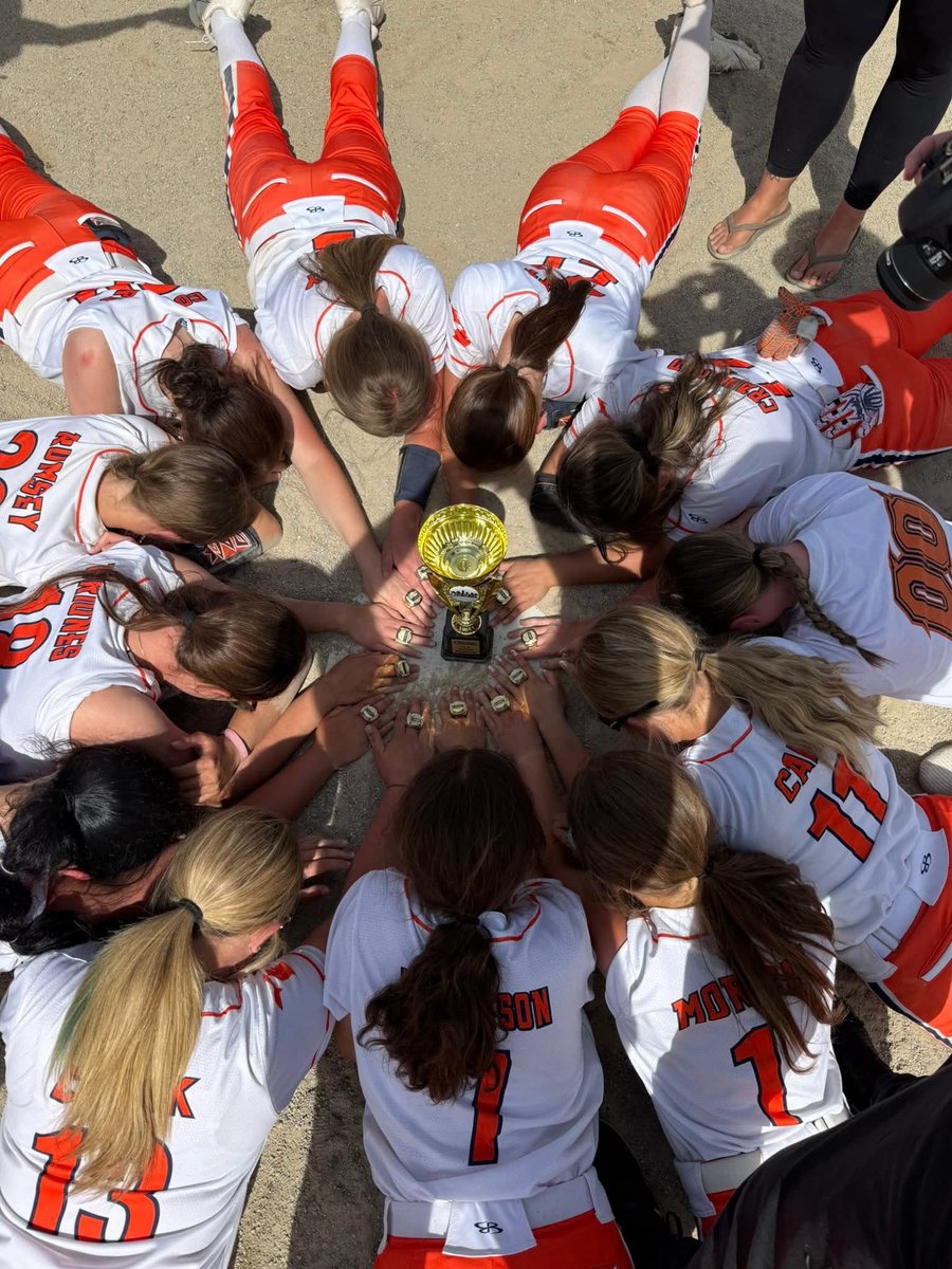 Robertson2030's tweet photo. Some more videos and pictures!! Very proud of this group!!🥎💪 https://t.co/SH5oEO8j6H
