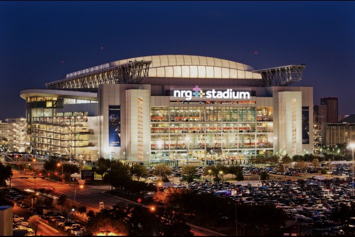 BeetleSports's tweet photo. Would you say NRG Stadium is one of the worst or just mediocre stadiums in the NFL https://t.co/GkCYyuJ81e