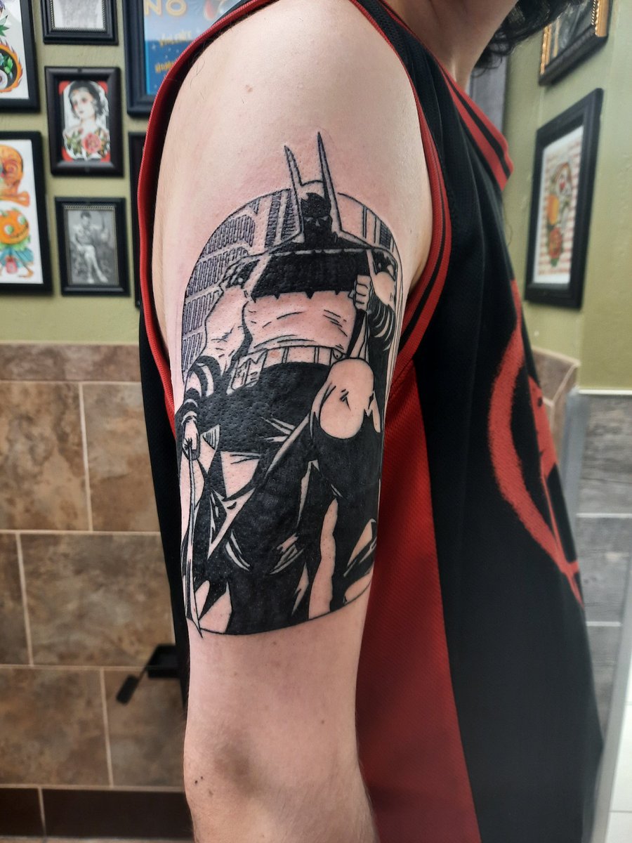 NeptonicMistake's tweet photo. Session one/two of my absolute batman tattoo!!
Can't wait to get the color on this bad boy! https://t.co/P01n5A2Xjx