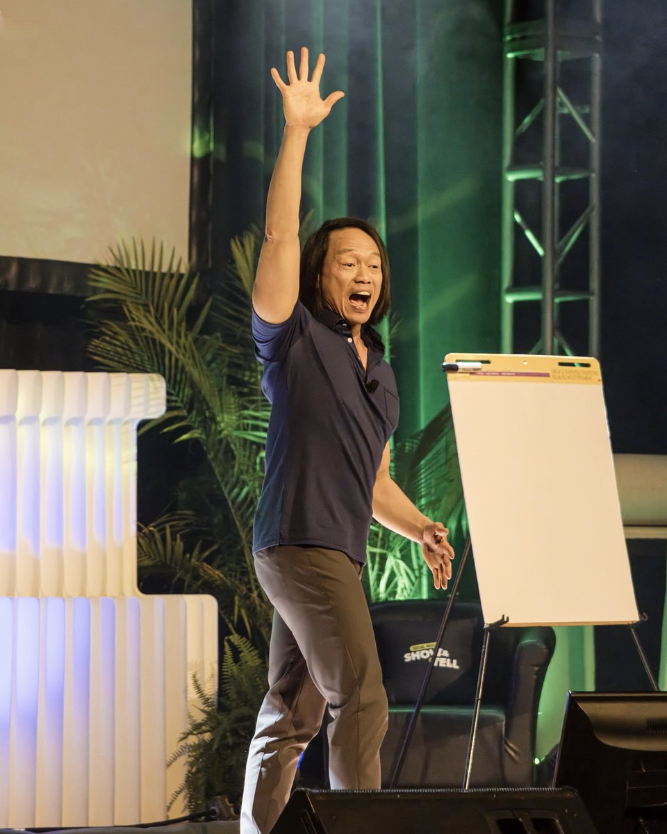 roddychong's tweet photo. CreatorCon 2026! Thank you to the energetic attendees, Matthew Dooley, and the @dooleysocial team for having me speak/perform.
📸: @shaynartker & Katie Rose | Bird & Rose Photography #CreatorCon #roddychong https://t.co/hRkZuUQr5U