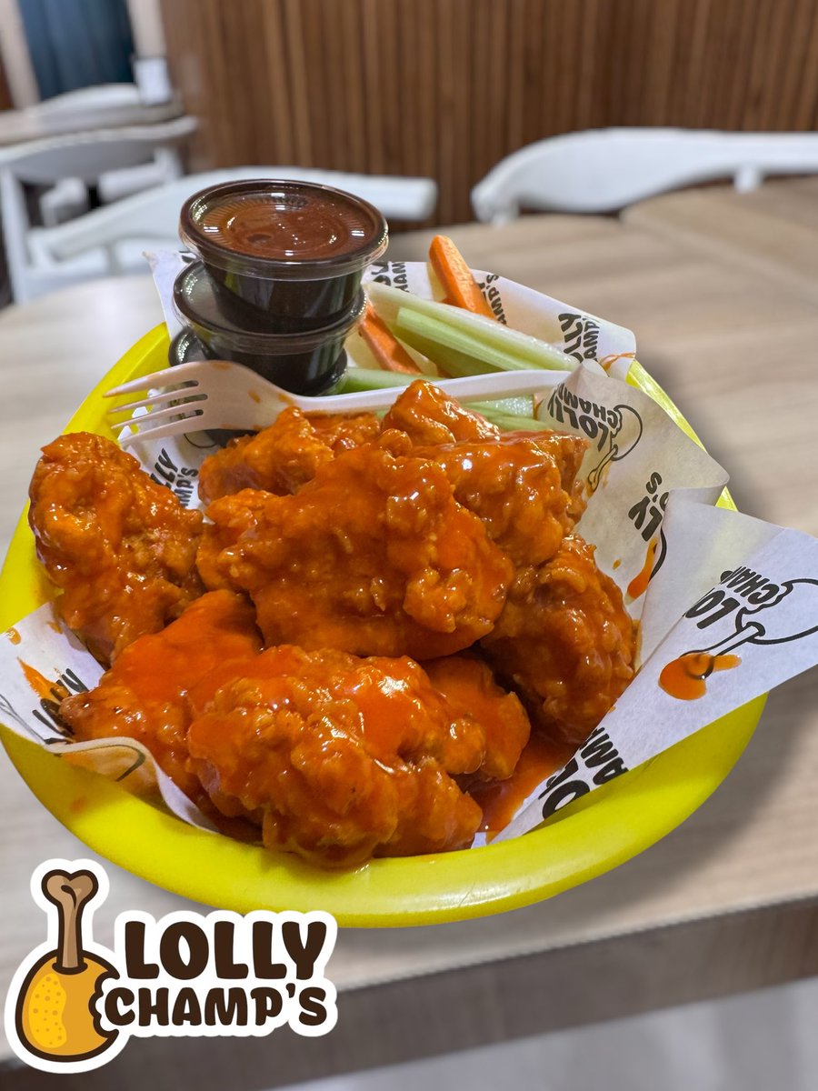 LollyChamps's tweet photo. 👑En LOLLY CHAMP'S los boneless se preparan al momento.🍗 Nada recalentado, ❌ todo recién hecho.🧑🏻‍🍳Calidad que se nota en cada mordida. 🔥 https://t.co/tUBnlvN4lZ