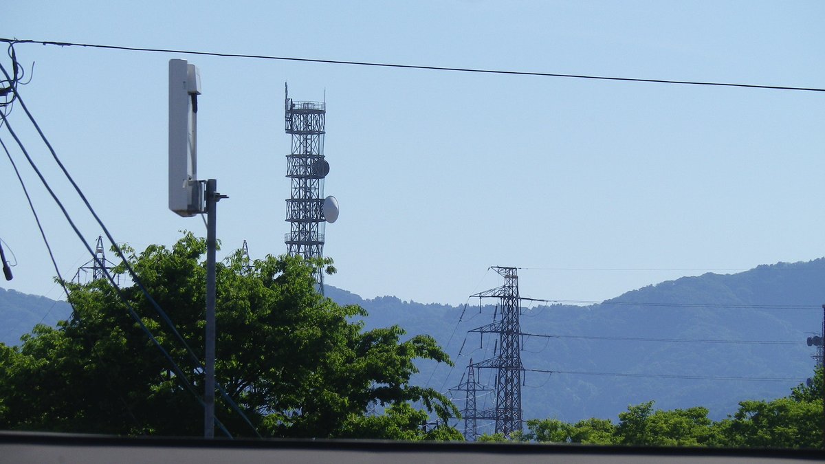 oi21com's tweet photo. #長岡市の空模様
学校町1:01日(月)。6月。東側のアパートの屋根修理は終わったようです。近くの地中の水漏れも近く修理予定の案内。 https://t.co/1iM5eMJCy9 の長岡の時間予報は6時から 晴れ/晴れ/晴れ/曇り/曇り/曇り/曇り 予想気温16から33℃。写真は08:02東側窓の外。 https://t.co/tH51AI9h8j