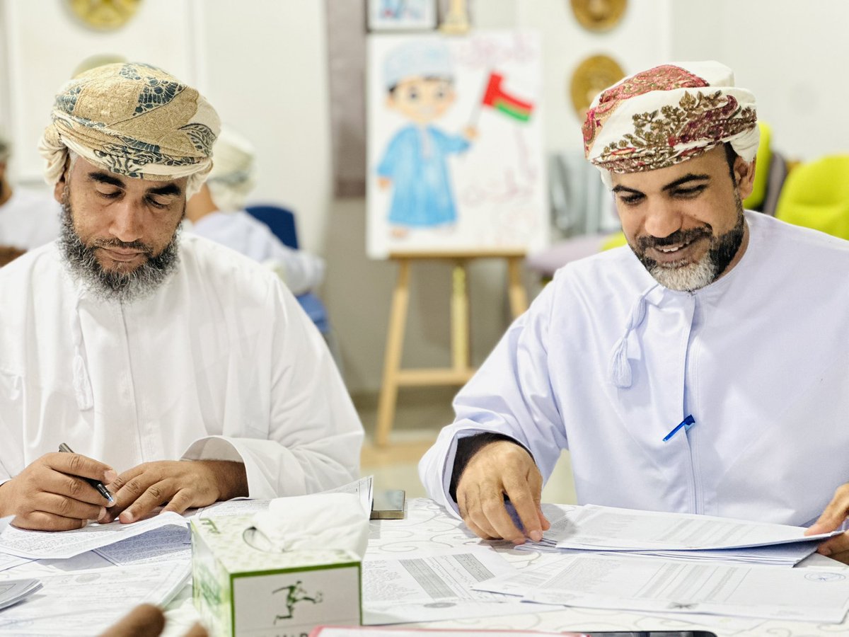 EduGovSbt3335's tweet photo. 🟦 زيارة 
استقبلت المدرسة فريق الفحص والتدقيق لمتابعة أعمال التقويم المستمر لطلبة الصف الثاني عشر، برئاسة الأستاذ يعقوب الشقصي وبمشاركة عدد من مشرفي المواد الدراسية.
وهدفت الزيارة إلى مراجعة آليات التقويم ، بما يسهم في تعزيز جودة العملية التعليمية وتحقيق أفضل الممارسات التربوية📝 https://t.co/7LqxhJ5ftl