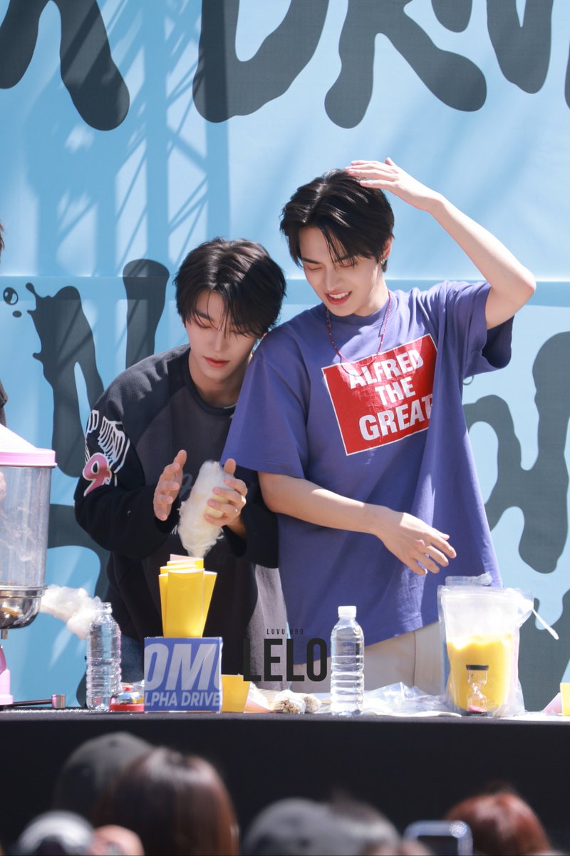 leolong22x11's tweet photo. 260530
A little shade.
#리오 #LEO #씬롱 #XINLONG #냥티즈 #알파드라이브원 #ALPHADRIVEONE #ALD1 https://t.co/Bprs5ZpZjC