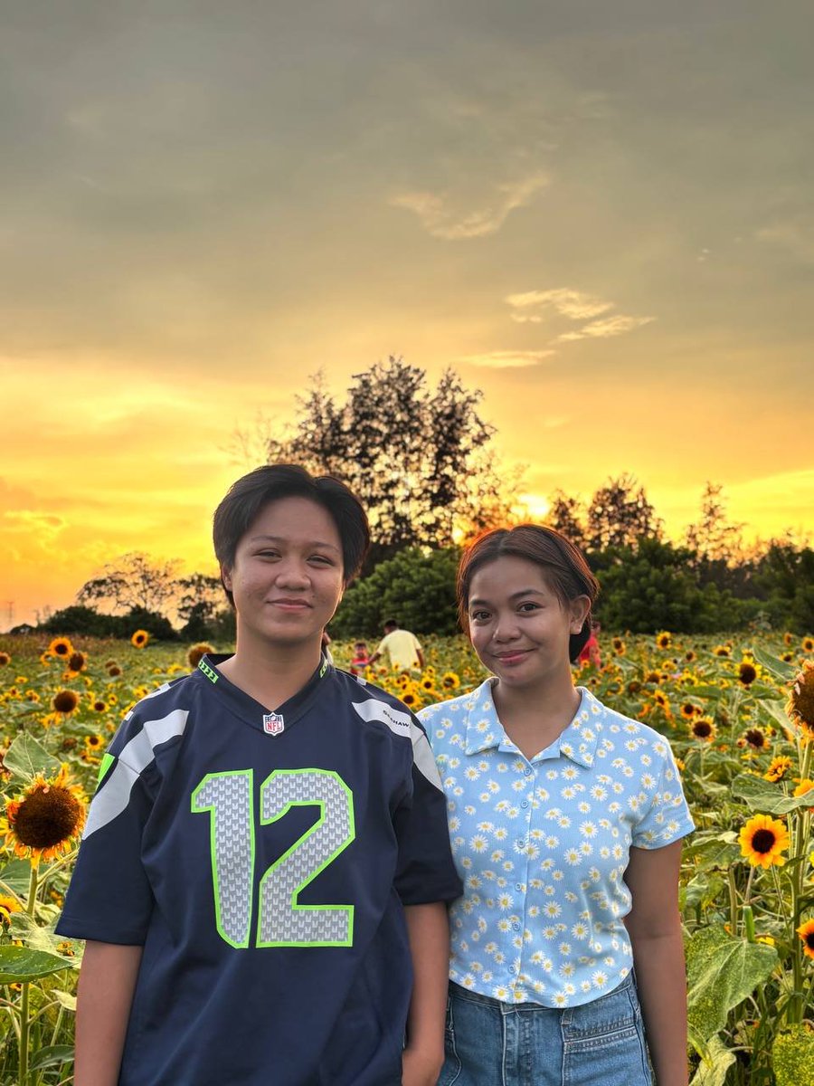 chello_1023's tweet photo. 🌻🥰 https://t.co/zweZe2NuY0