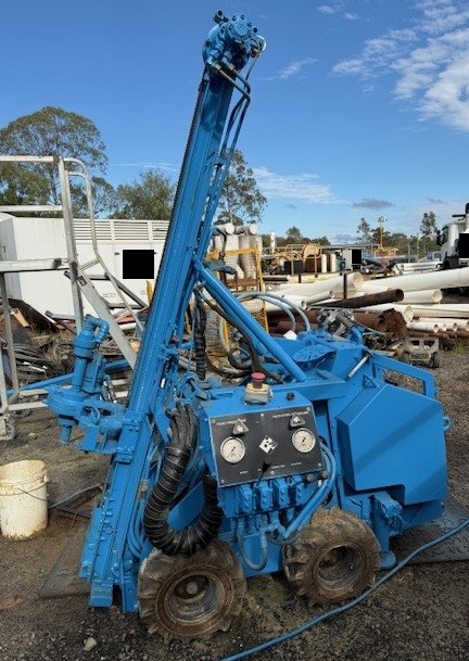 EquipmentHubPL's tweet photo. *FOR SALE* TMA TN09 Mini Geotechnical Auger Kanga Style Drill Rig *FOR SALE*

Make: TMA
Model: TN09
Engine: Two Cylinder Kohler Diesel

*Finance Options Available*

Interested? Contact Us!
Email: info@equipmenthub.net / terry@equipmenthub.net
Ph: 1300 637 455 / 0407 826 159 https://t.co/h84JSHPmh9