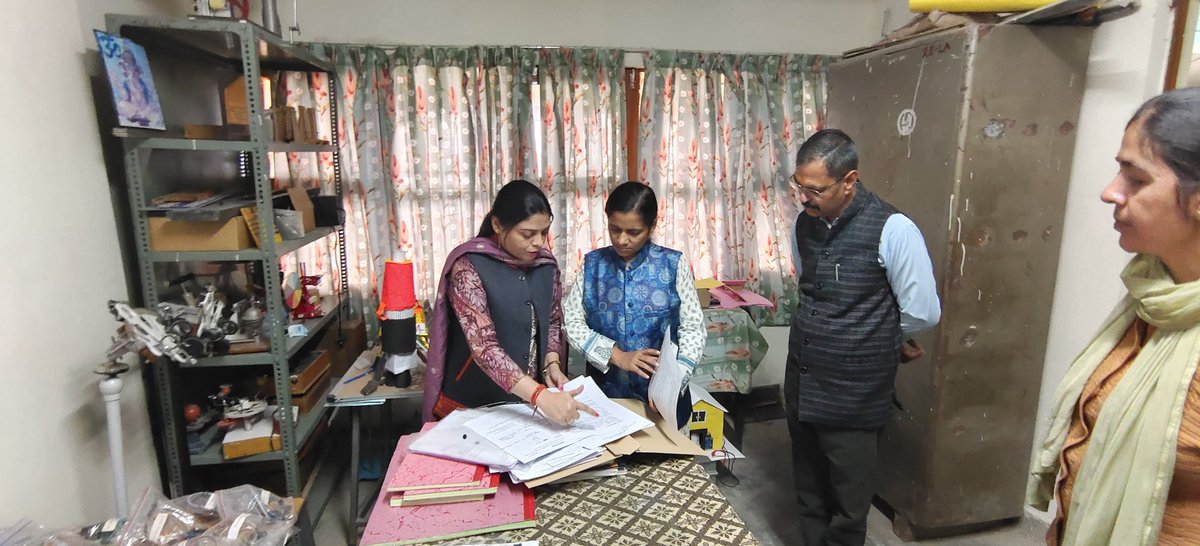 jnvshimla's tweet photo. Honoured to welcome Mrs. Kirti Panwar, Deputy Commissioner, NVS RO Chandigarh, to our campus today. Her insightful interaction with the students and staff has deeply motivated us to strive for greater heights in excellence. @NVS_HQ @ChdNvs https://t.co/EhB4Plqzbk
