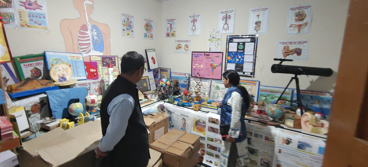 jnvshimla's tweet photo. Honoured to welcome Mrs. Kirti Panwar, Deputy Commissioner, NVS RO Chandigarh, to our campus today. Her insightful interaction with the students and staff has deeply motivated us to strive for greater heights in excellence. @NVS_HQ @ChdNvs https://t.co/EhB4Plqzbk