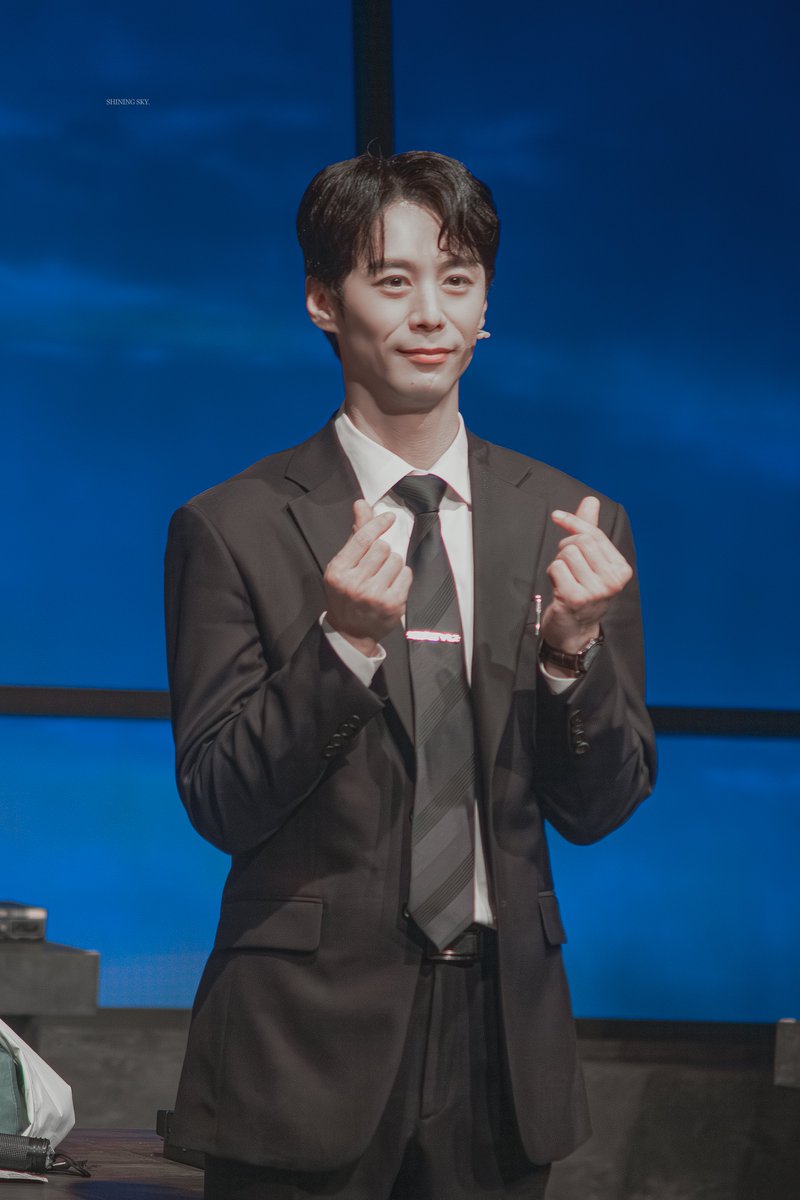 shining___sky's tweet photo. 260530 밤 뮤지컬 라져 막공 무대인사  
스카일러 役 | #주민진 배우님   

🫶✈️ https://t.co/095yoHZ7U2
