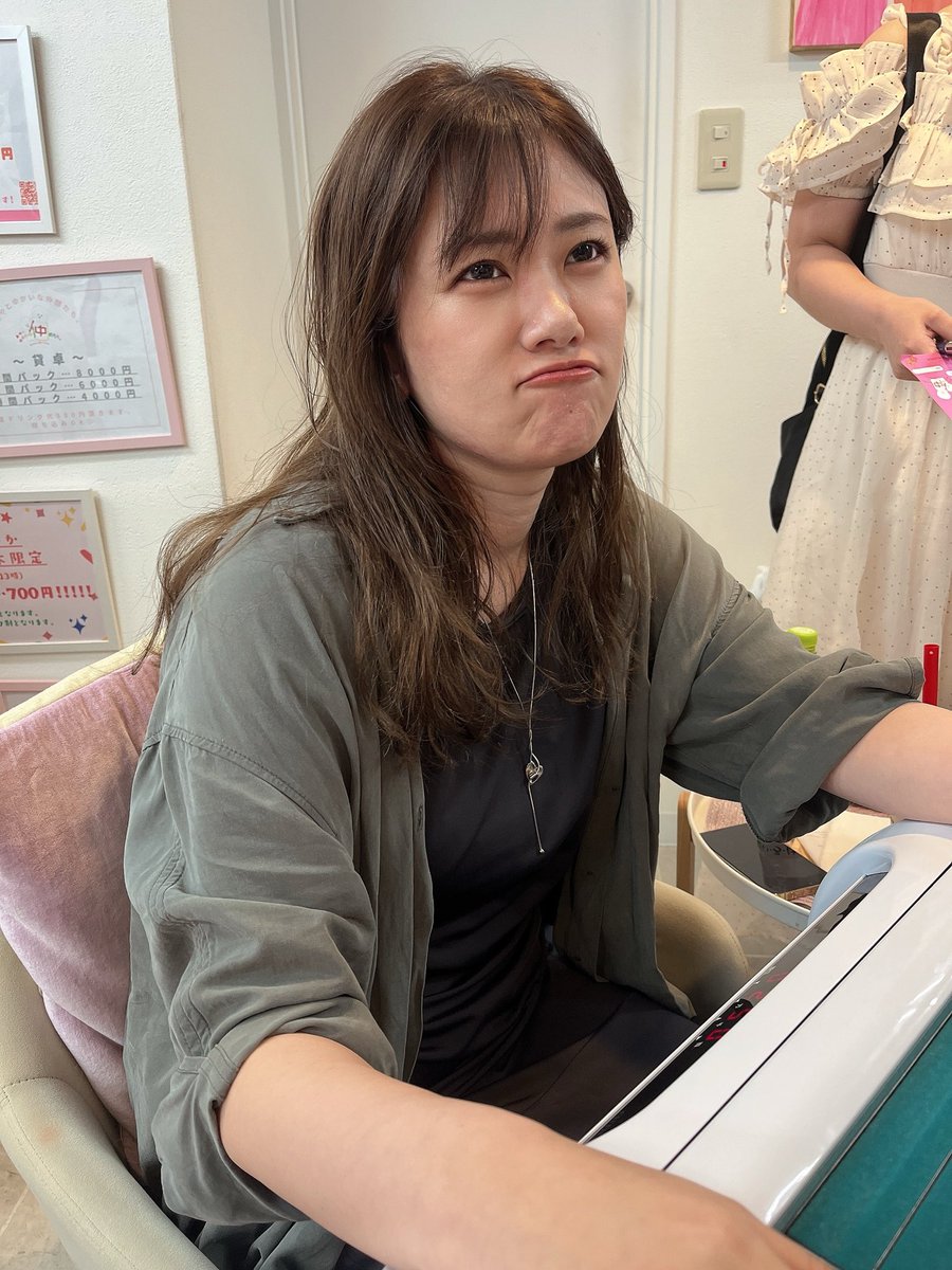 fu_silk0501's tweet photo. 【拡散希望】らしいです。。
大阪に向かってる途中で携帯の画面が
緑になって壊れてしまったらしいです、、
色々と連絡取れない方とかもいるかも
しれませんがプロの方なども心配しないでください！
大阪のゲスト先でショック受けてますが🥲
本当に可哀想😢 https://t.co/jMFmHF5ZgV
