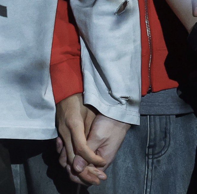 oleife's tweet photo. di bulan yang lgbt ini, nuthong dapet banyak event. makasih udah se gay itu ya kk nuthong🫂 https://t.co/aWEYaV3DfW