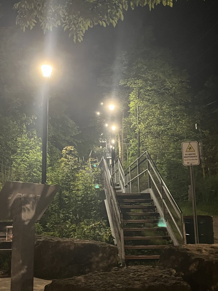 SprinkleSSBU's tweet photo. Time for the stairs of doom… https://t.co/j7MmVXx5fI