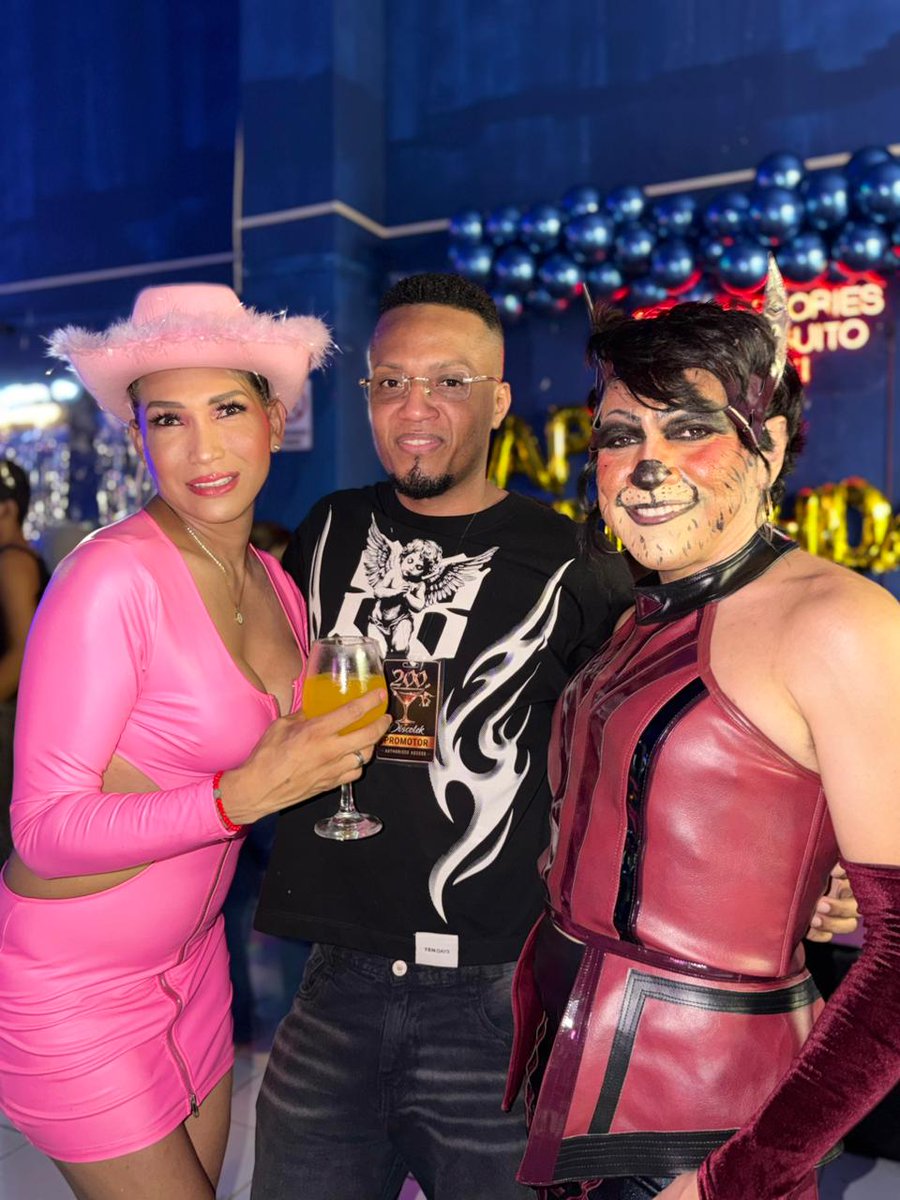 Ivanna1904's tweet photo. Evento en Discoteca 200 copas
Animación y Show de Ivanna "La Barbie Humana" https://t.co/IJXTFC54Xr