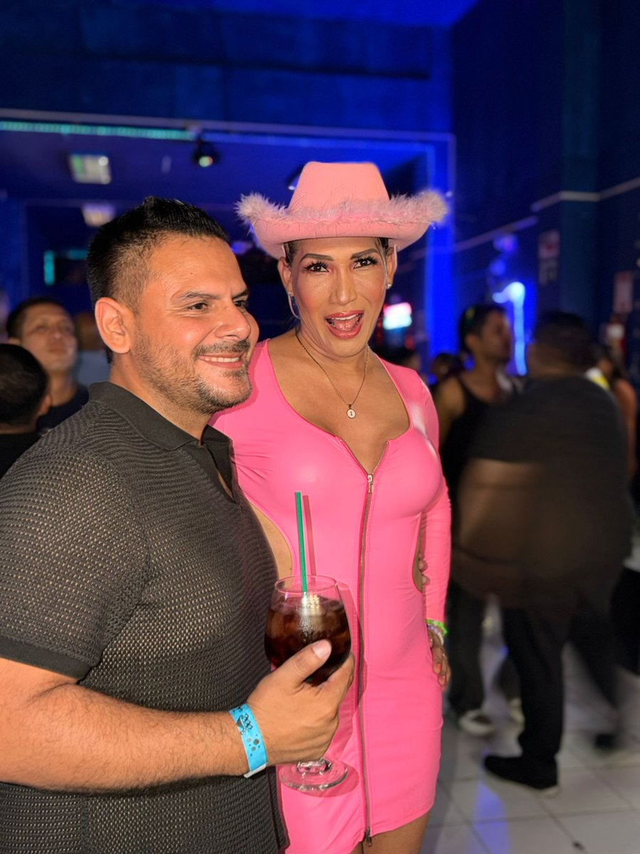 Ivanna1904's tweet photo. Evento en Discoteca 200 copas
Animación y Show de Ivanna "La Barbie Humana" https://t.co/IJXTFC54Xr