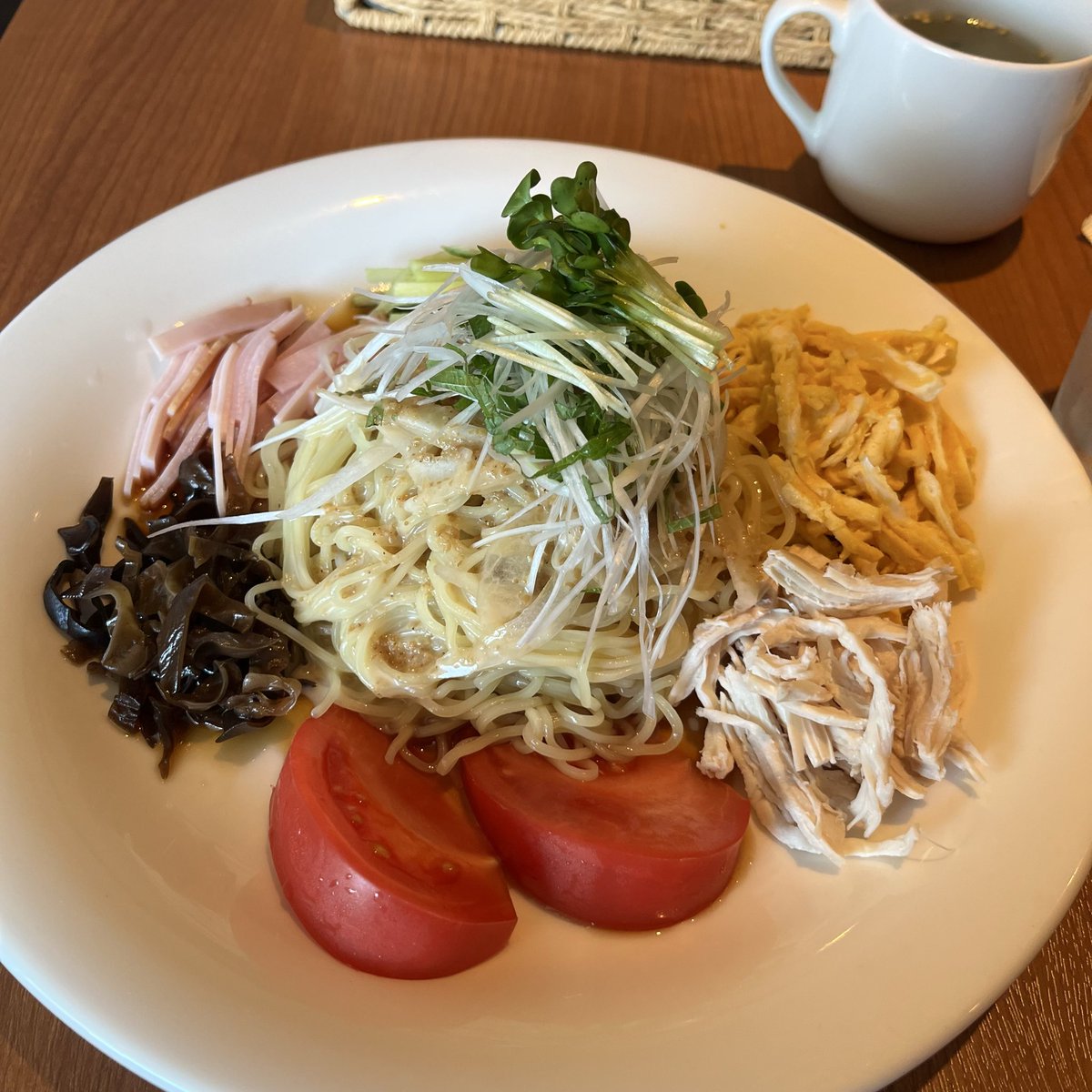 bugking1964's tweet photo. 帰りに寄り道して、情報収集がてら茅ヶ崎でランチ。

#ころと��っくす https://t.co/U66LmNS1OO