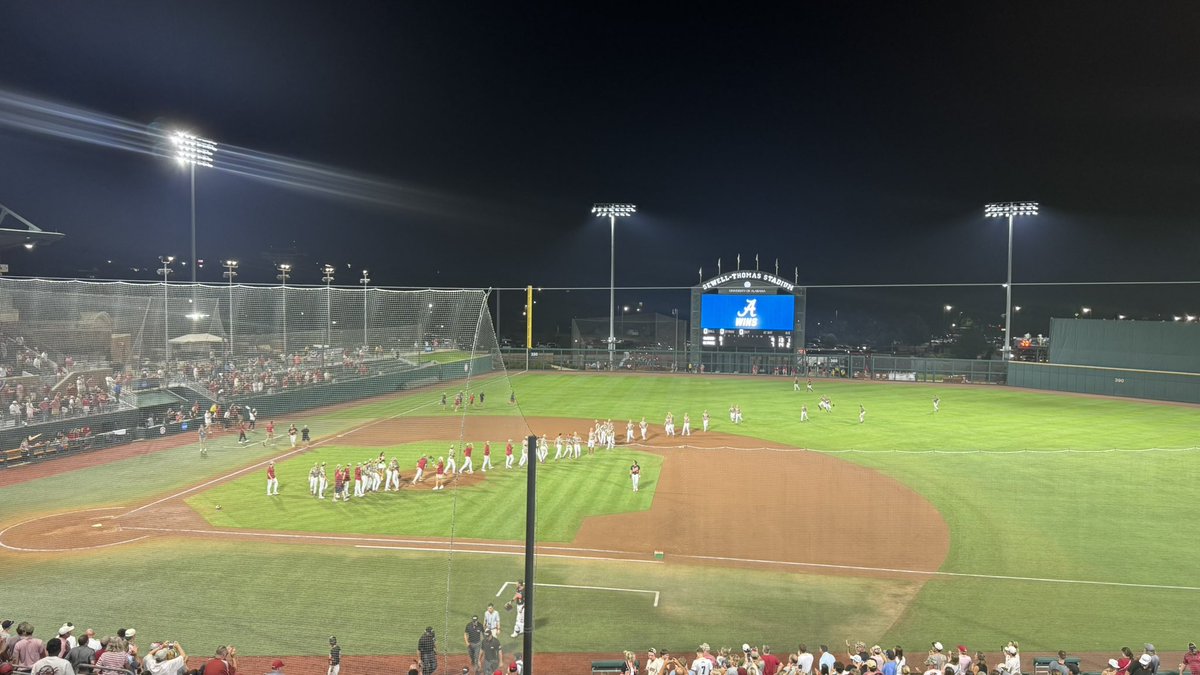 brandonfoshee's tweet photo. Back in the Supers!  #rolltide https://t.co/2k4x2KjHmi
