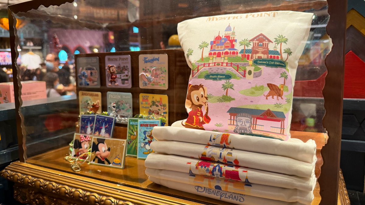 香港ディズニーランド エリアをテーマにしたミステリーグッズ販売中