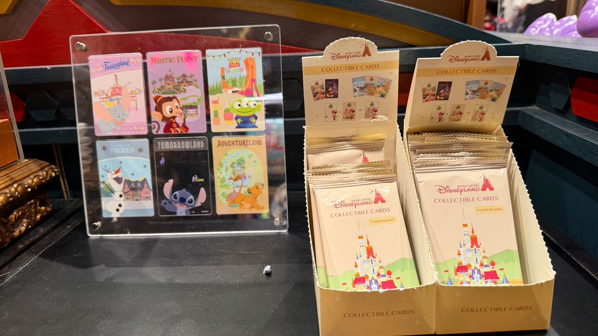 hk_emporium's tweet photo. 香港ディズニーランド
エリアをテーマにしたミステリーグッズ販売中！

➡️ミニトートバッグ
➡️マグネット
➡️トレーディングカード

#HKDL_MD
#HKDL https://t.co/ryKTx6tfoc