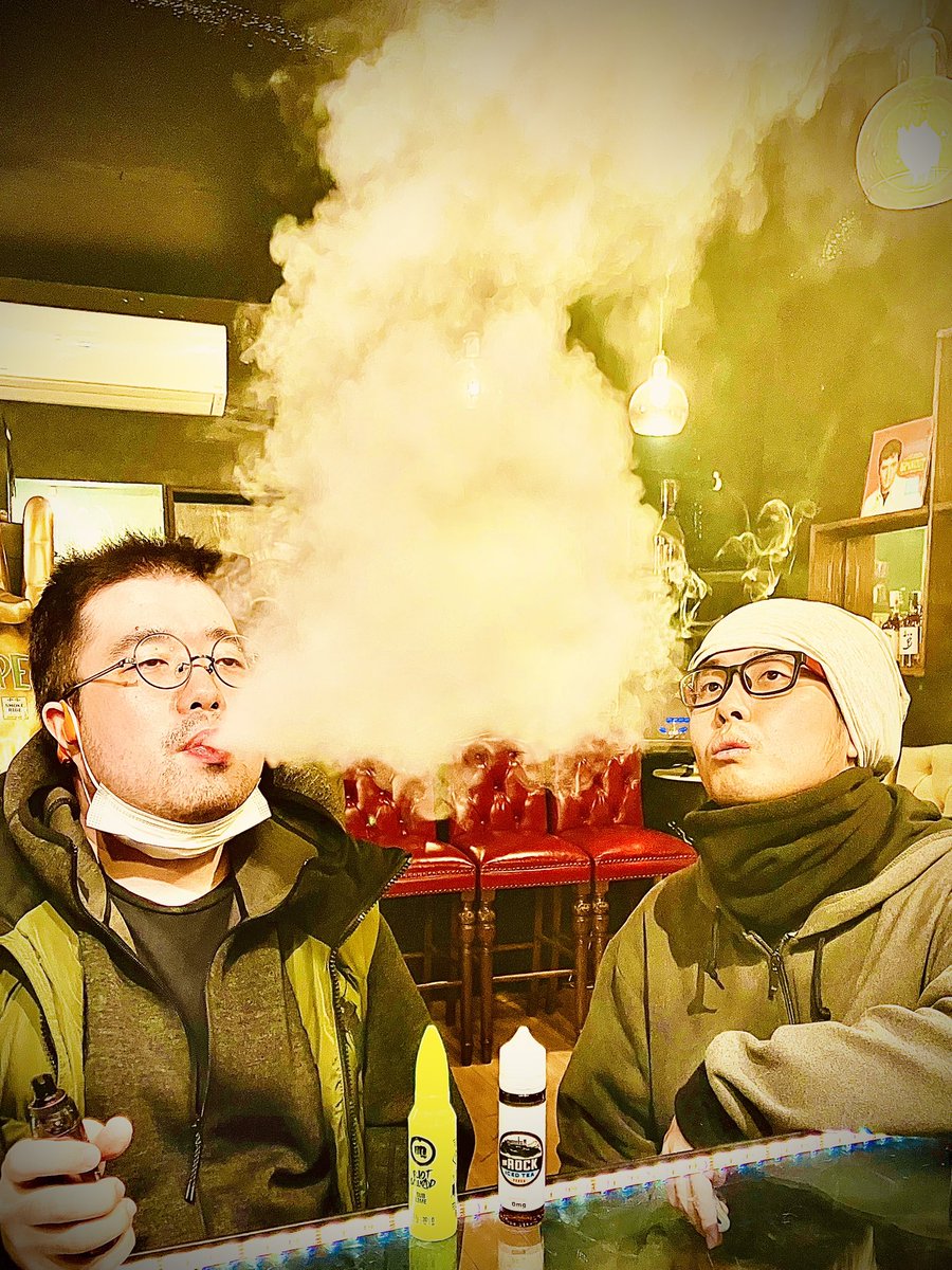 smokeride_gogo's tweet photo. 仲良く御来店😎
🇺🇸アイスピーチティー
🇬🇧サブライム
爆煙ARMOUR GでJET〜‼️
美味しい笑顔最高ですネ❤️
ありがとう御座いました😊
VAPE電子タバコC.C
越谷市大袋駅東口徒歩2分
070-2332-0069
#vape好きな人と繋がりたい
#電子タバコ #ベイプ
#美味しい笑顔 #至福の時間
#livefast #世界平和 #爆煙 https://t.co/WOzx0qqQFe