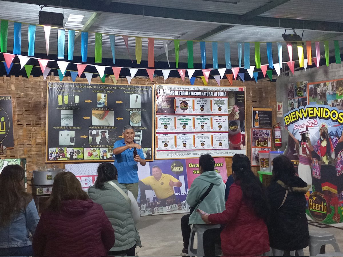 beerlu2016's tweet photo. Bienvenidos a Sayán Perú. Gracias estimados familiares, amigos y visitantes. Cerveza artesanal Beerlú Original, desde el año 2016 llevamos con amor y respeto nuestra Marca PERÚ . Pequeños lotes hechos a mano y fermentados al clima. Sigamos cuidándonos. #LoNaturalYSaludableEsVida https://t.co/xAXe9xlS7y