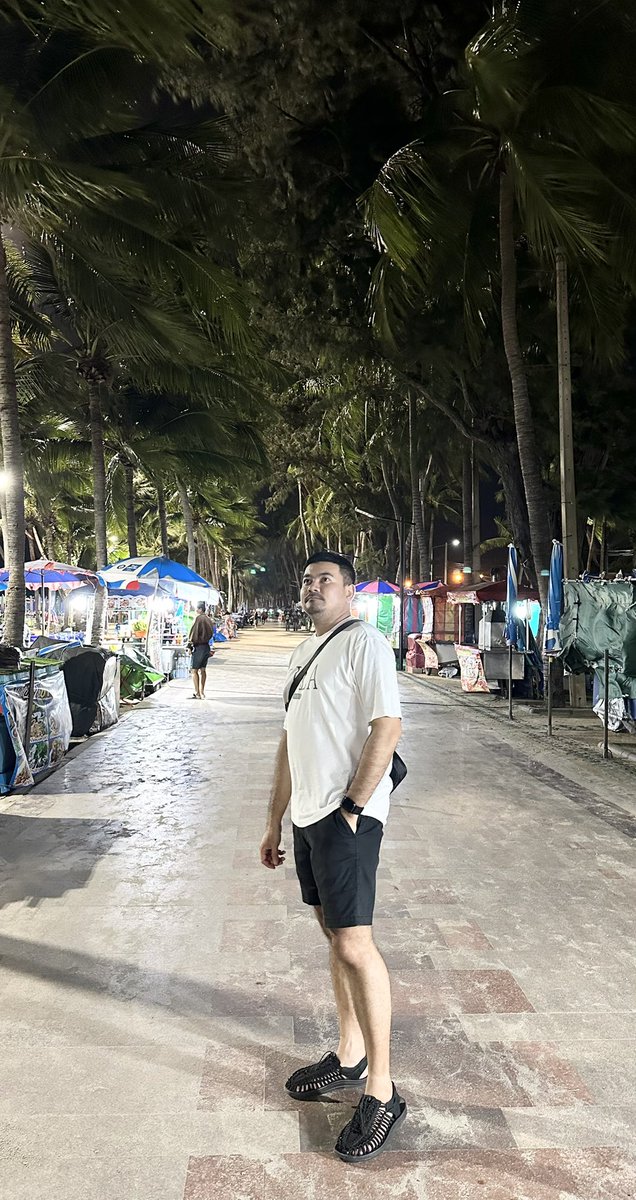 NOT3004's tweet photo. อยู่ที่ไหนดีนะ🤣 https://t.co/tgK7w4KvIt