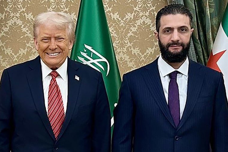 syriannus's tweet photo. Syrian President @AH_AlSharaa and US President @DonaldTrump held a phone call focused on bilateral relations, economic recovery, regional stability, and continued coordination between both countries. 🇸🇾🇺🇸

#Syria #USA #Syriannus https://t.co/DoBnoGjriy