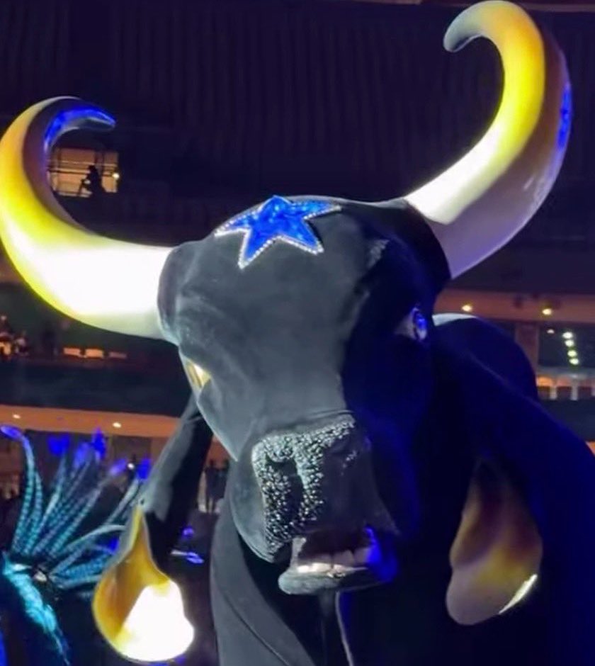 coroadabeth's tweet photo. @occleitinho Como alguém pode beijar um satanás do inferno desse ? https://t.co/n4RqP6hL4q