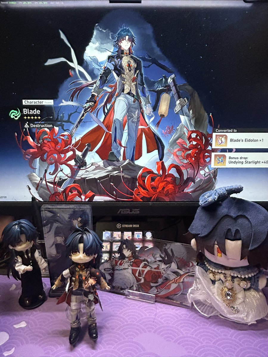 Rierru's tweet photo. I ALSO GOT THE OTHER BLADE AFTER😂 https://t.co/YHa7aqUGQX