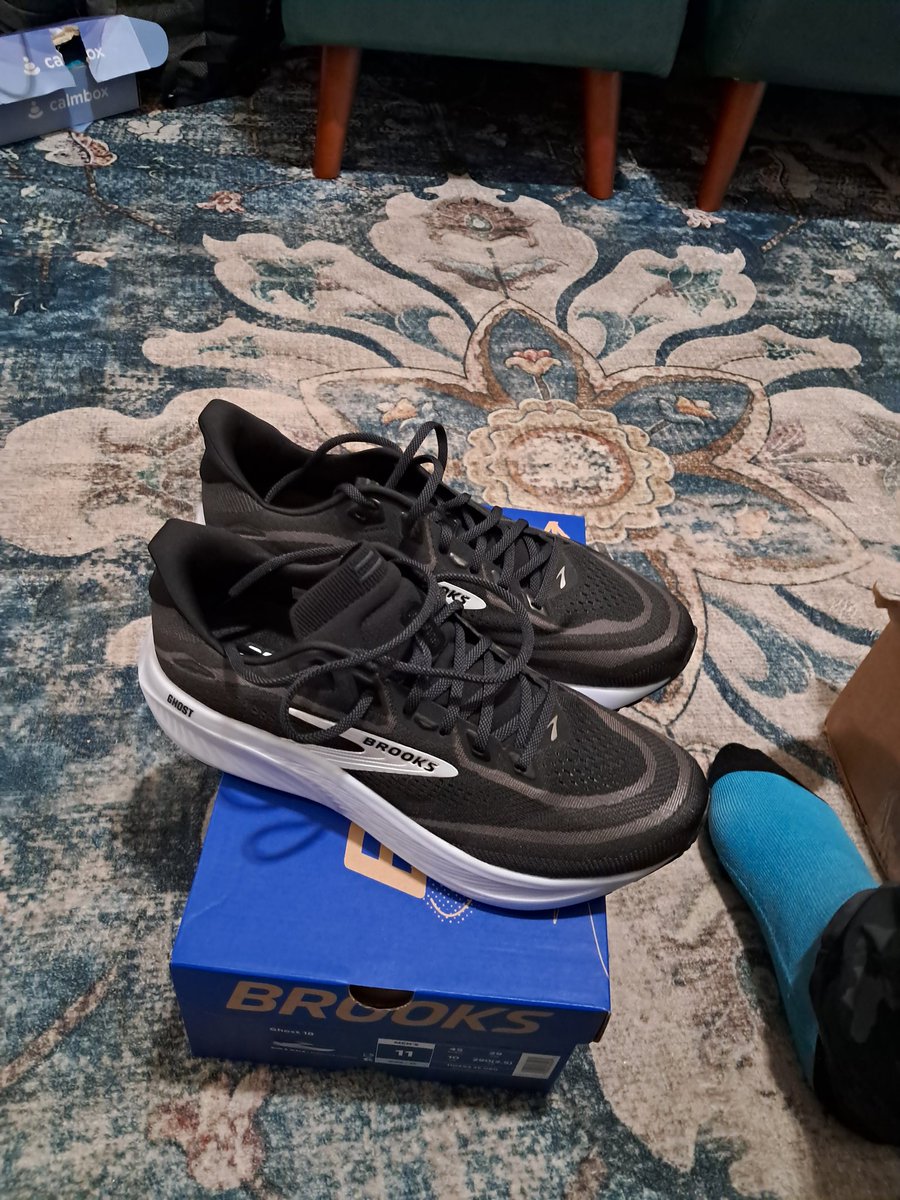 bushwickrunner's tweet photo. Some of the hitters highlights from the month of May.    I was a little busy 
Run. 33.5 miles
Cycling 35.6 miles 
Walking 11.6 miles 
The best thing is that I don't have any knee pains.   On to June.    
#beatyesterday #sirunstreak #garmin https://t.co/zmVsmkTqSy