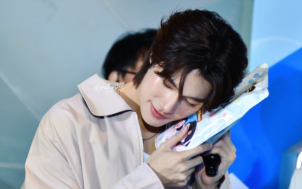 ‎ 𝒏𝒂𝒏𝒍𝒆𝒆 ♡ tweet media