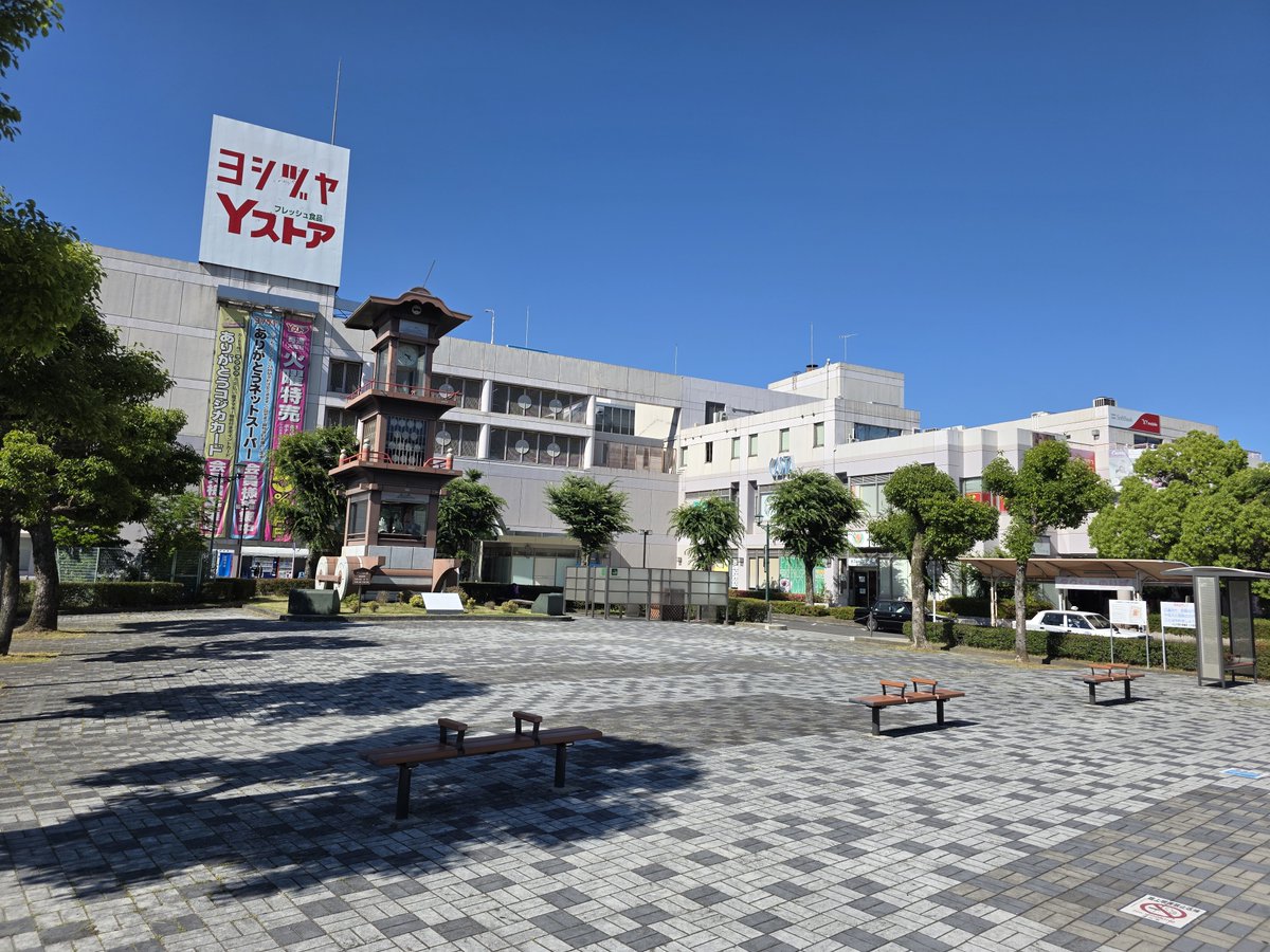 meibanANNEX's tweet photo. 犬山キャスタ(ヨシヅヤ犬山店)@愛知県犬山市
1988年に開業した犬山駅前の商業施設で、当初はイトーヨーカドーが核店舗、2017年からはヨシヅヤが居抜きして現在に至ります。シースルーエレベーター、柔らかい色味の内装など、ヨーカドー時代の名残が感じられます。2Fには広大なこどもの遊び場も。 https://t.co/kf4LbFH5z4