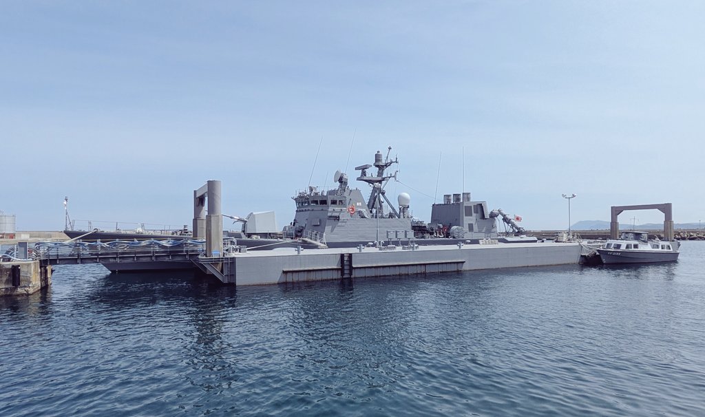 88fleetJMSDF's tweet photo. #5月を写真4枚で振り返る
鉄分補給は艦活に限る https://t.co/P0JgfdjMS7