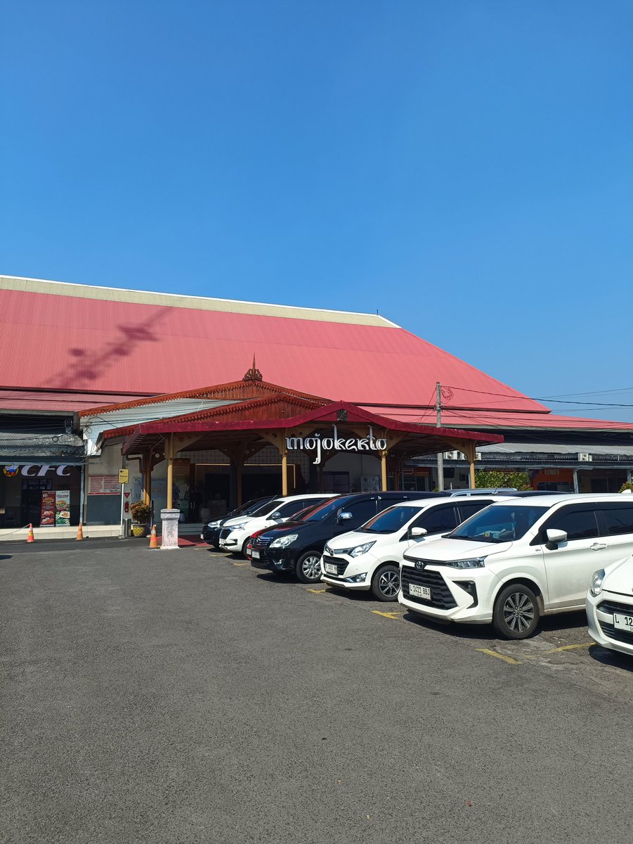 ZenKyuzz's tweet photo. Goes to blitar https://t.co/2uh7fIQRGh