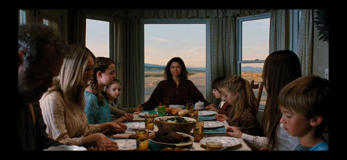 lefilmara's tweet photo. This last supper shot with a bunch of white people she met once. Sam just be doing shit. Should have been her family and friends https://t.co/c0jaFO367e
