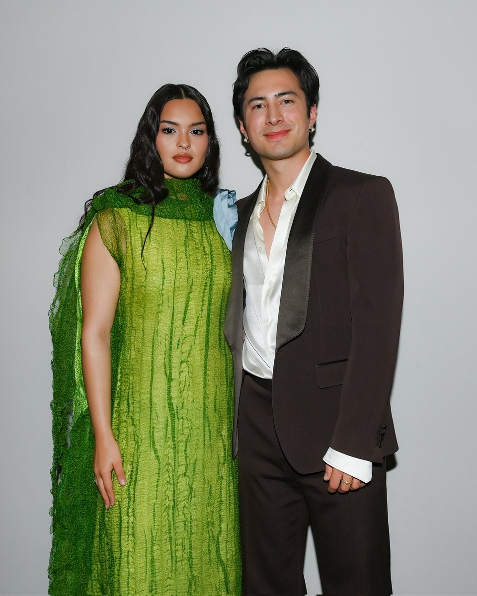 hudsonwphotos's tweet photo. Hudson Williams and Anna Lambe backstage at the Canadian Screen Awards https://t.co/aJTYcKjzJO