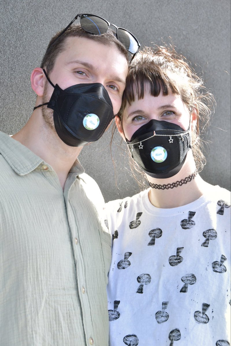TogetherWeMask's tweet photo. “After a truly “mild” COVID infection in 2022, we had cardio-pulmonary symptoms persist for 6+ months…” Brian and Britt @bduff9 #MaskUp especially at the “Big 3”.  They were interviewed by @MsJulieSLam at a @PosDevNYC event.
https://t.co/Dg4aYOLrt1
https://t.co/7CgEmE4uiQ
💗😷 https://t.co/QUUhhcSo4E
