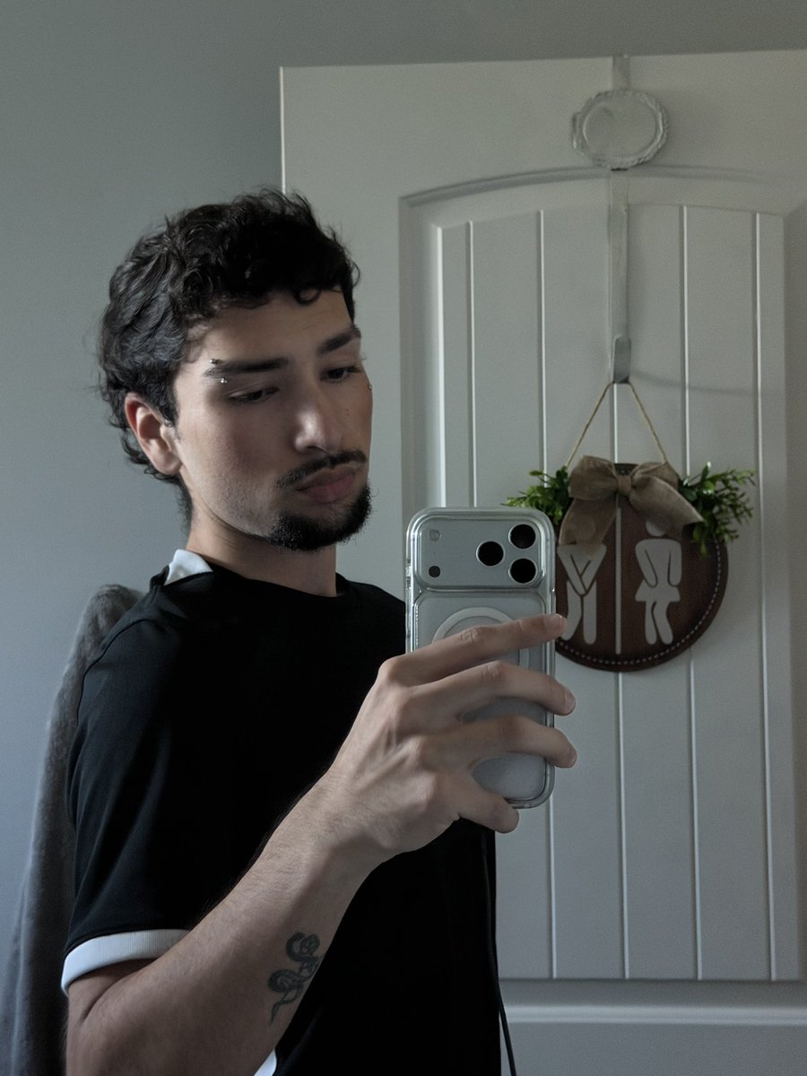 oscar1ivan's tweet photo. 🖤 #mlm #happypridemonth https://t.co/xxim8Yle0c