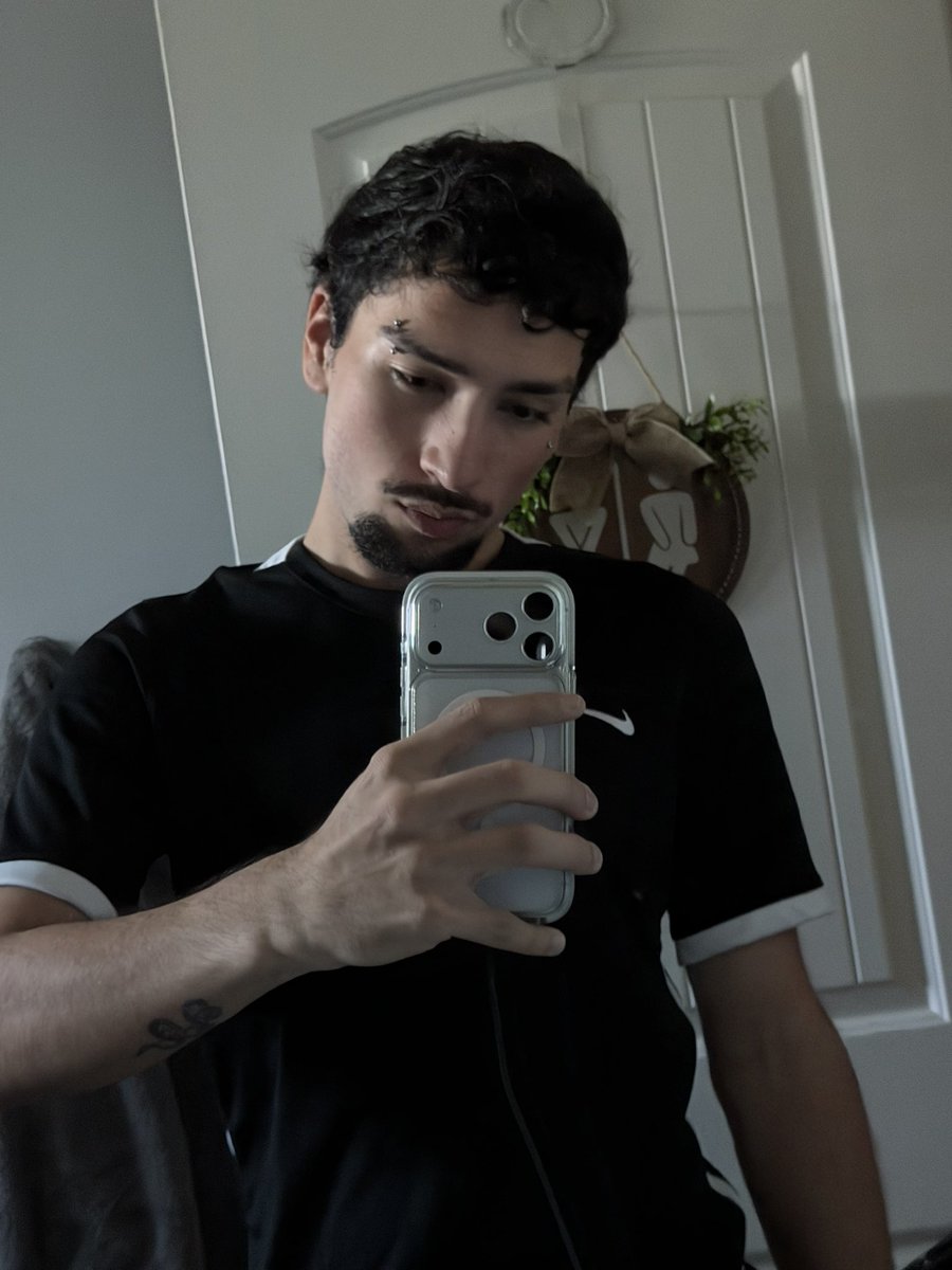 oscar1ivan's tweet photo. 🖤 #mlm #happypridemonth https://t.co/xxim8Yle0c