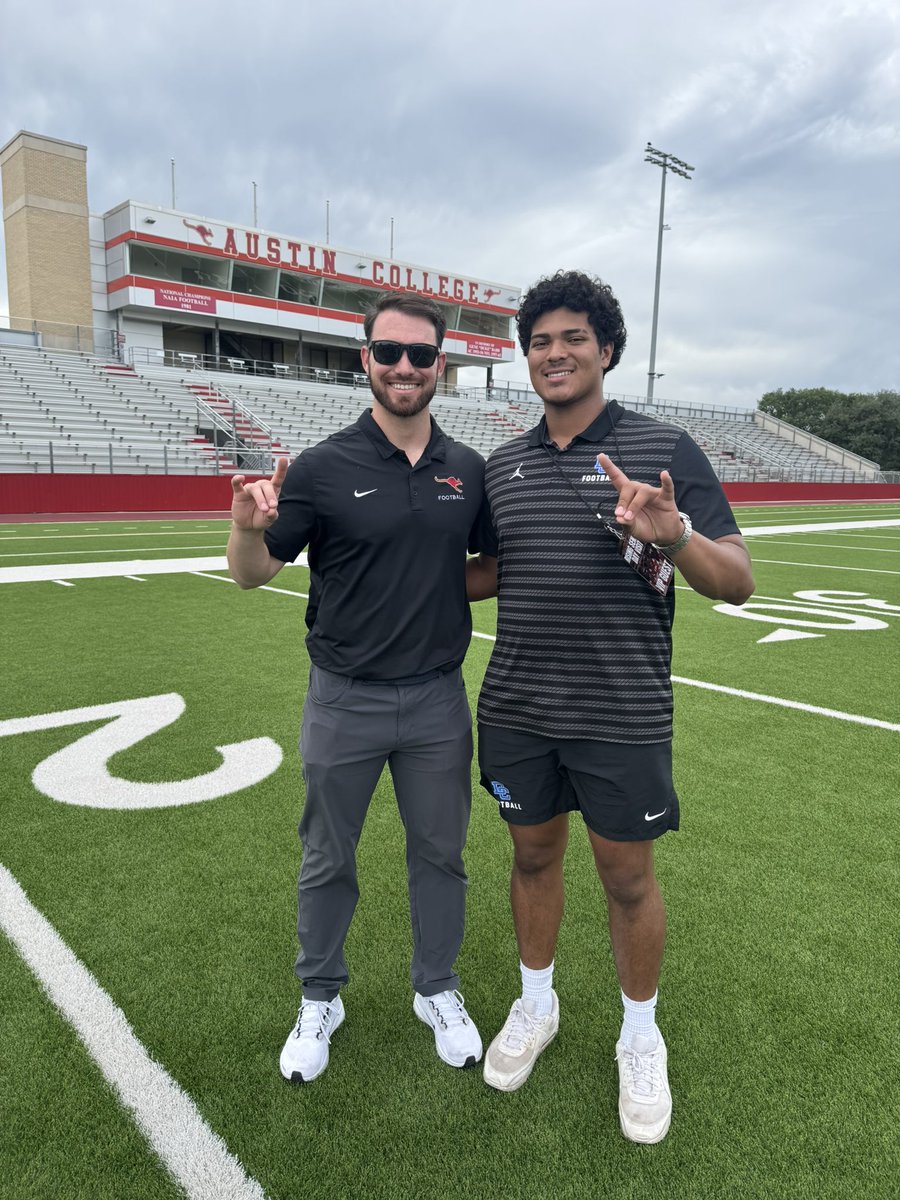 RyanKiel_'s tweet photo. Thank you to @CoachBrionesAC with @RoosFootball for the tour yesterday! It was a great experience for me and my family. I’m excited and looking forward to our future. @RecruitDCFB @HScarJr2 @AntlerAthletics 

@littlehead72 #426A2B https://t.co/gPoTH1cfjc