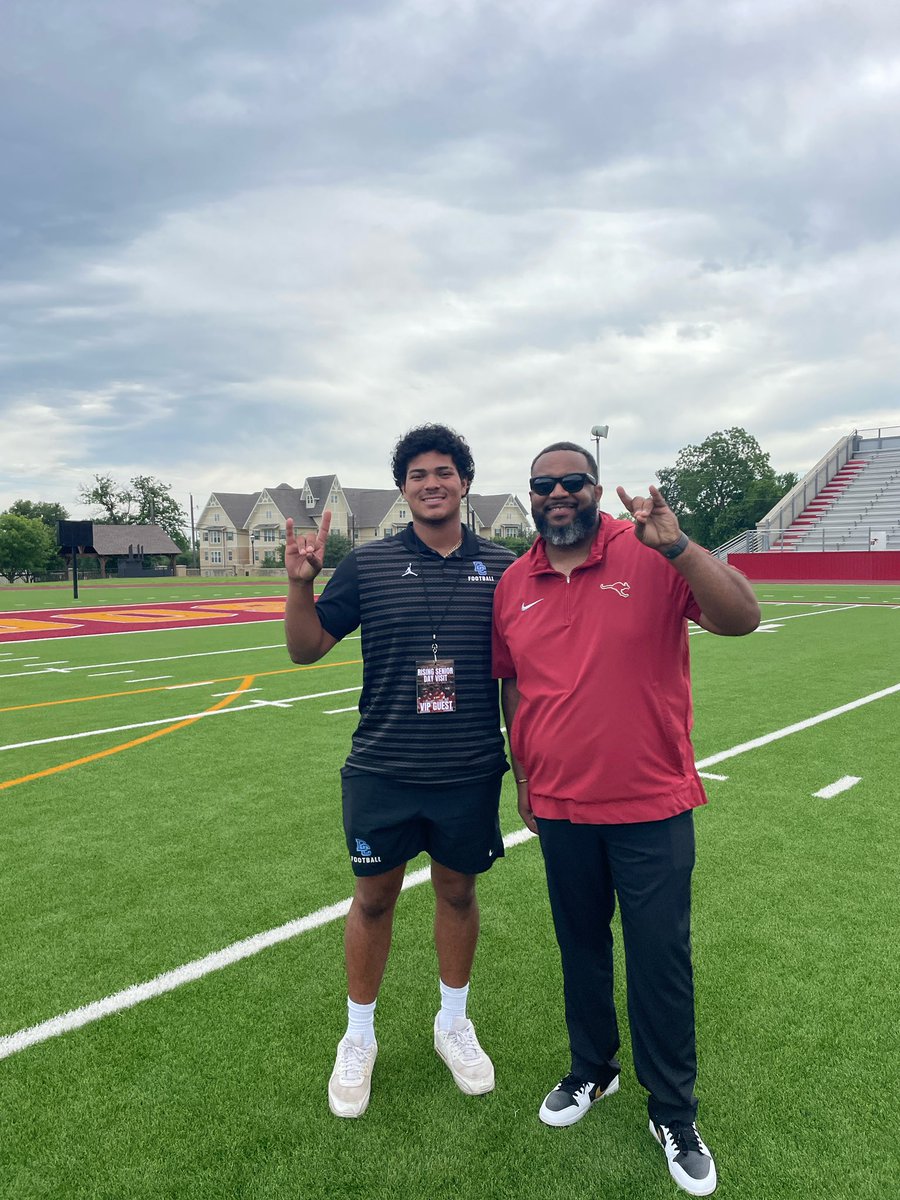 RyanKiel_'s tweet photo. Thank you to @CoachBrionesAC with @RoosFootball for the tour yesterday! It was a great experience for me and my family. I’m excited and looking forward to our future. @RecruitDCFB @HScarJr2 @AntlerAthletics 

@littlehead72 #426A2B https://t.co/gPoTH1cfjc