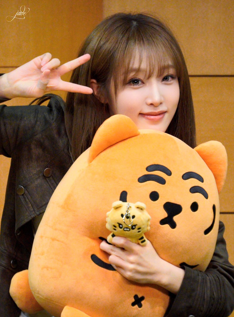 jyryena's tweet photo. 260531 최예나 🐯

#최예나 #예나 #YENA #イェナ #崔叡娜 https://t.co/6Tq91w1vqQ