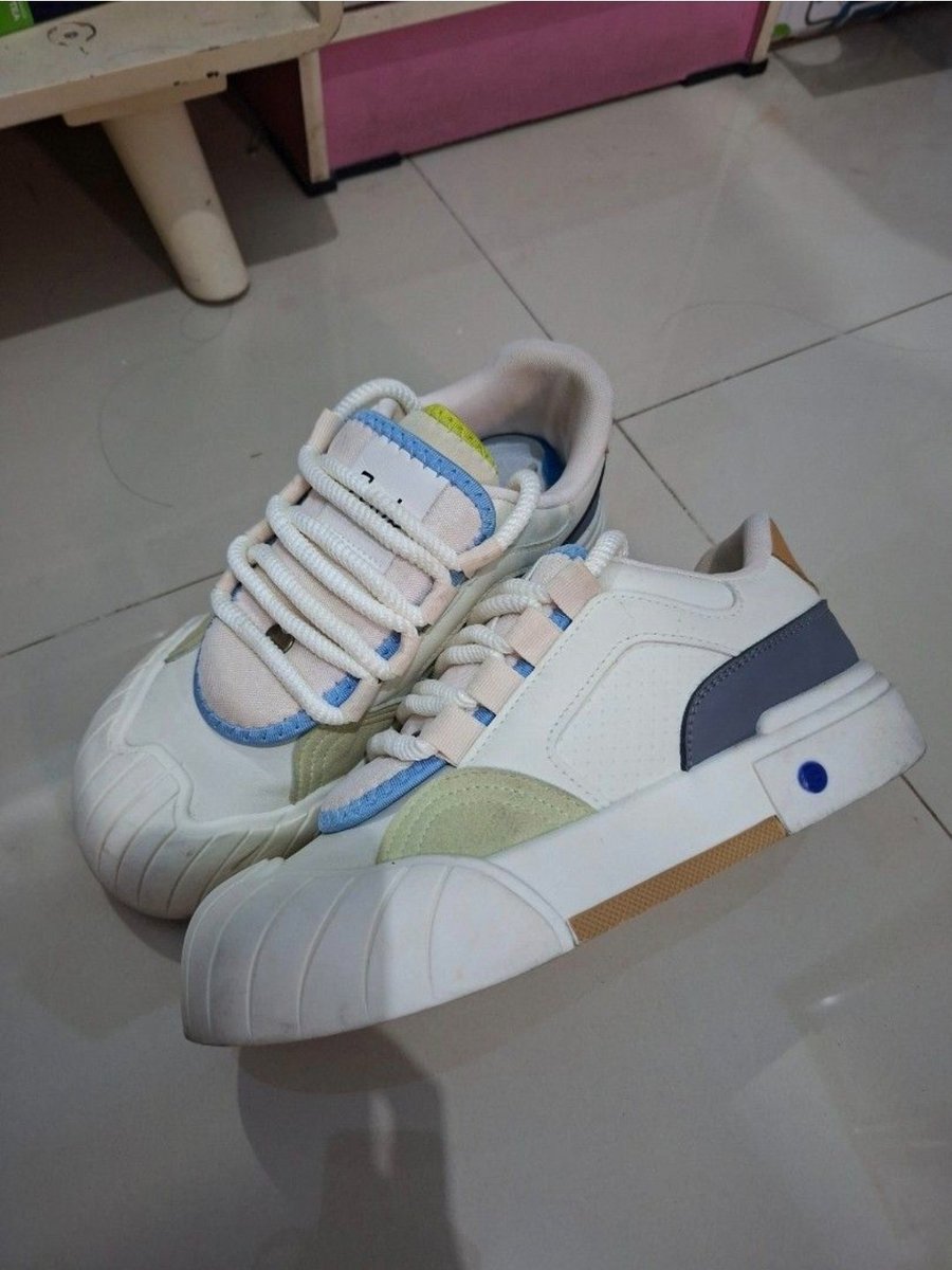chamillest's tweet photo. want to sell ♡!
sneakers (size 40) — in good condition

IDR 52.000 dom jatim. available 🍊 (inc admin)

- agak sedikit kotor bagian sol putihnya, but dbersihin pas mau dikirim ya https://t.co/oxN24CNEkq