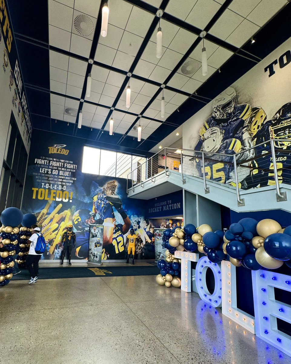 julian_sease's tweet photo. Enjoyed getting out to Toledo today. Thank you Coach Pelton @KadePelton for taking the time to connect and share more insight about the program. #RocketUp 🚀 https://t.co/pdY2ndWaID
