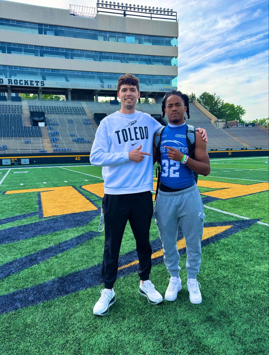 julian_sease's tweet photo. Enjoyed getting out to Toledo today. Thank you Coach Pelton @KadePelton for taking the time to connect and share more insight about the program. #RocketUp 🚀 https://t.co/pdY2ndWaID