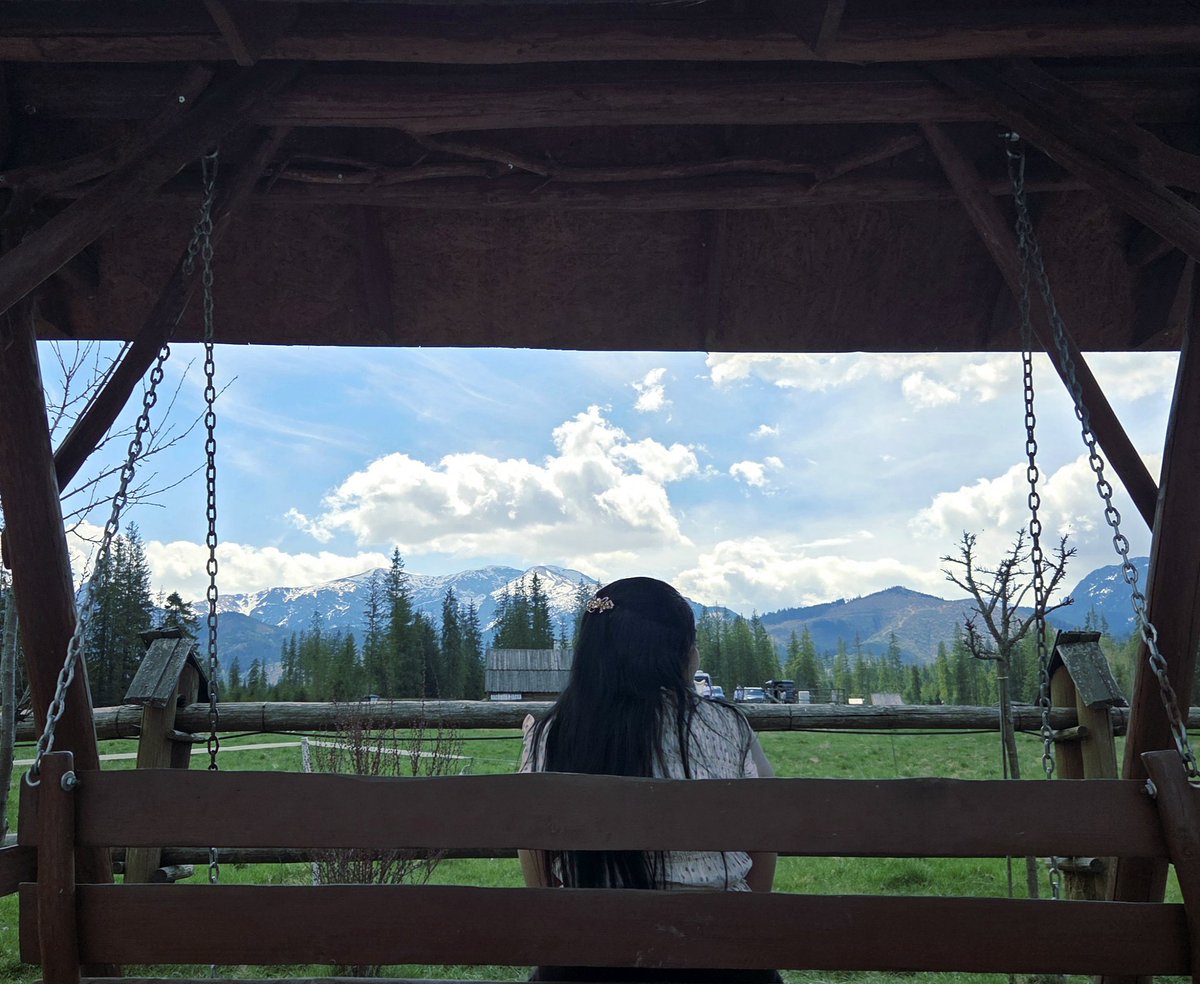 Nehaaaa_c's tweet photo. #June1st #Soultalks🧚‍♀️
Even at my lowest, they still considered me as competition.
That's when i realised God didn't build me average. 
Another month starts with gratitude and discipline 🦋🌺 https://t.co/dtqiAvRp7h
